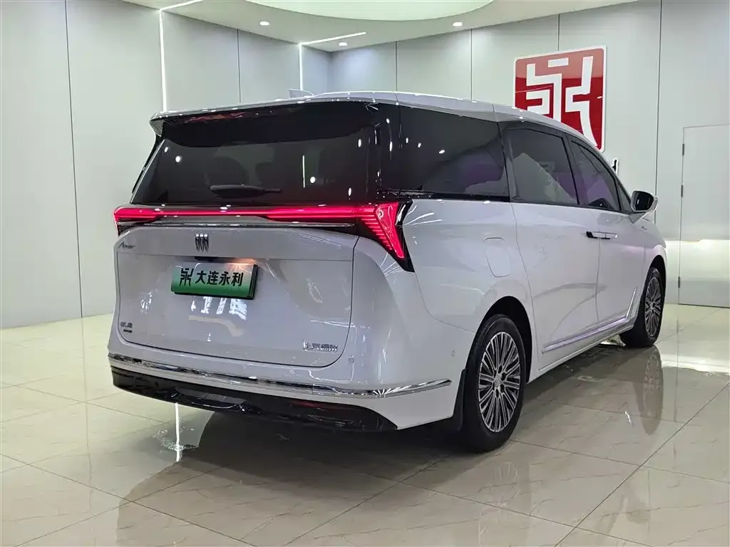 Buick GL8 Hybrid — фото 10