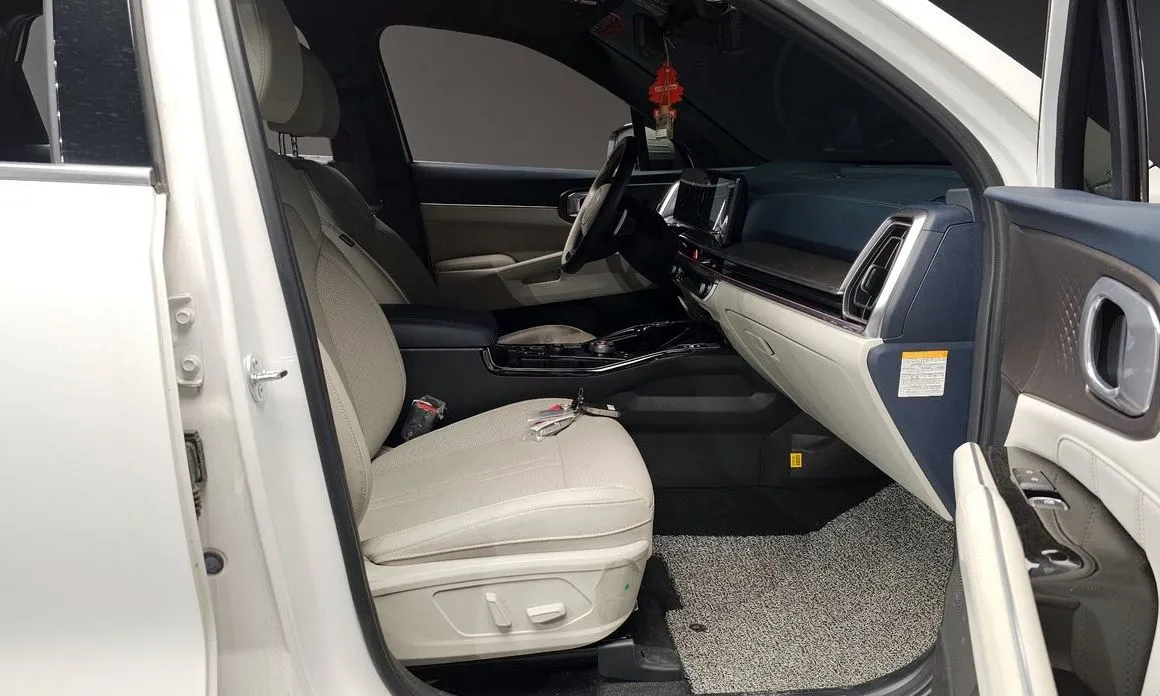 Kia Sorento — фото 7
