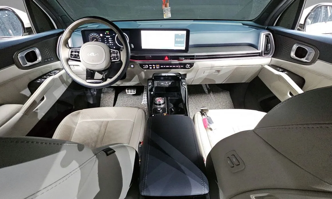 Kia Sorento — фото 9