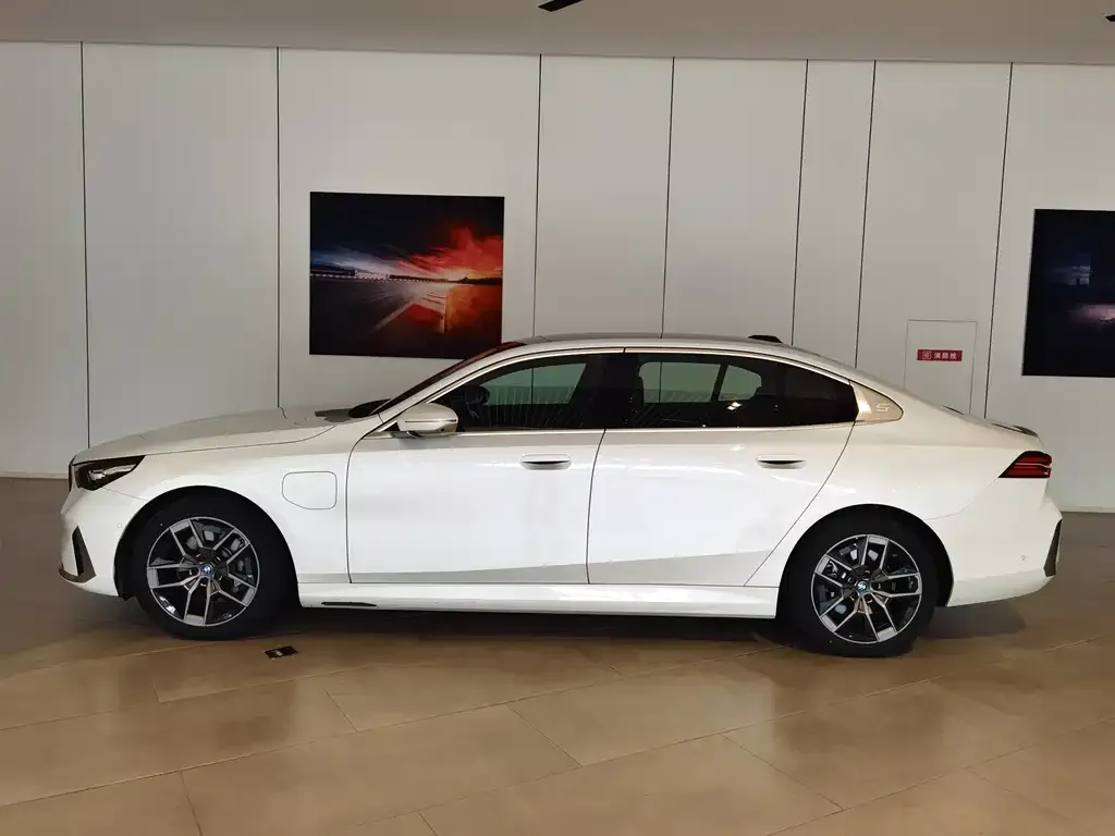 BMW i5 2025 из CN, фото 10