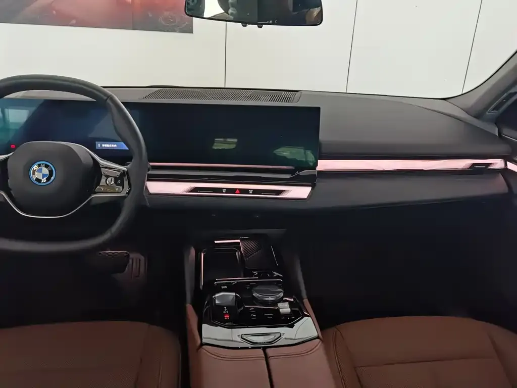 BMW i5 2025 из CN, фото 5