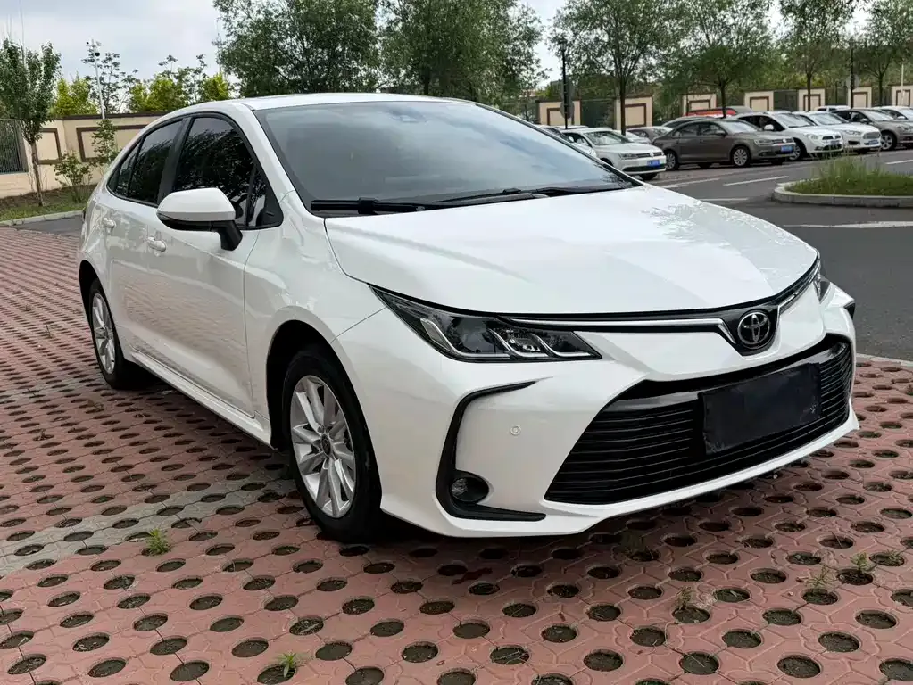 Toyota Corolla — фото 10