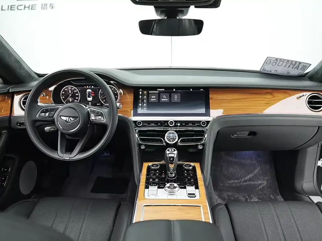 Bentley Flying Spur — фото 9