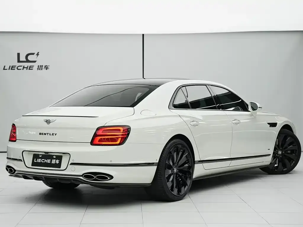 Bentley Flying Spur — фото 5