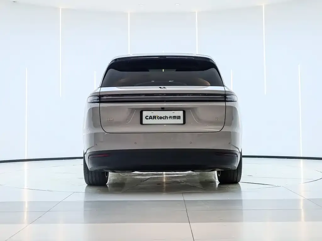 Li Auto i8 — фото 7
