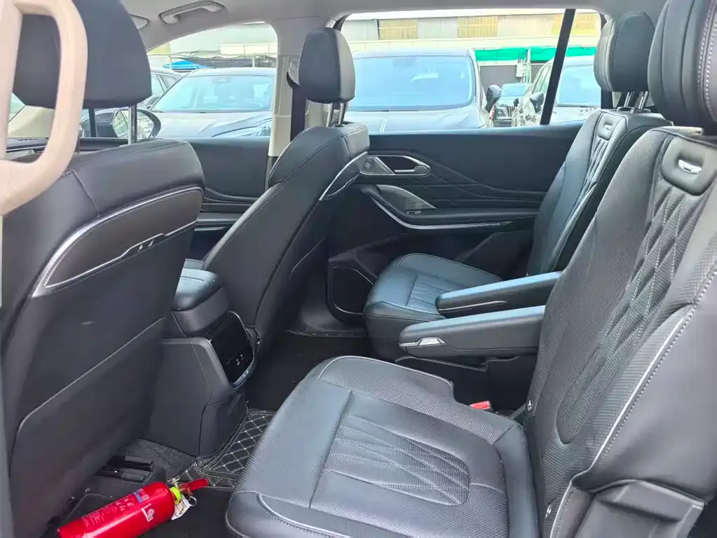 Hongqi HS7 PHEV 2024 из CN, фото 2