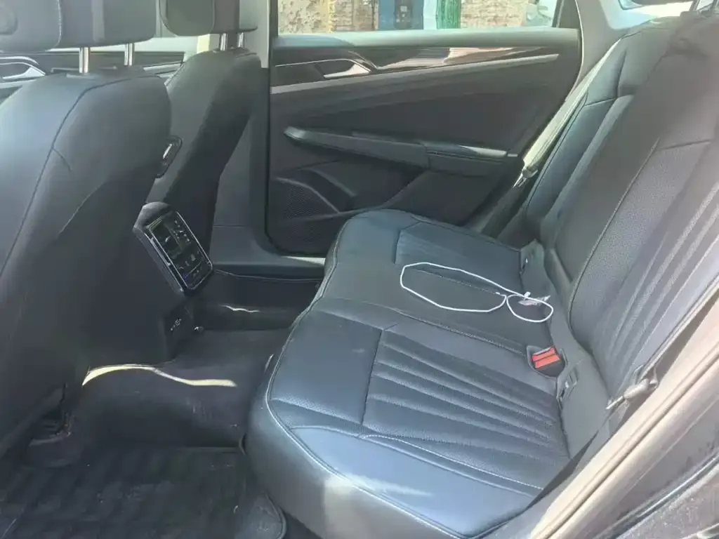 Volkswagen Passat — фото 2