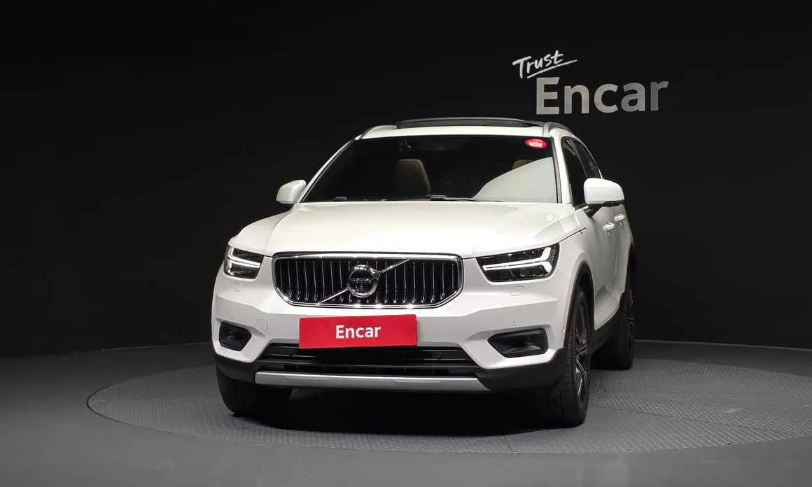 Volvo XC40 — фото 6