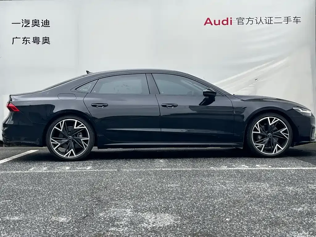 Audi A7L — фото 10