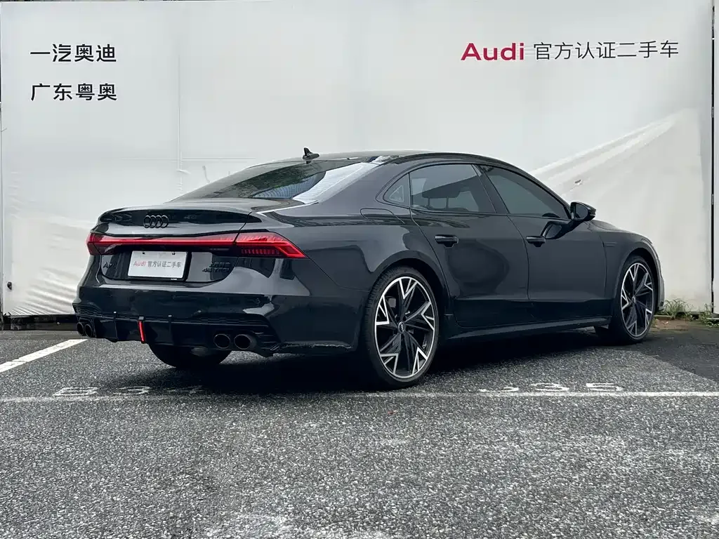 Audi A7L — фото 9