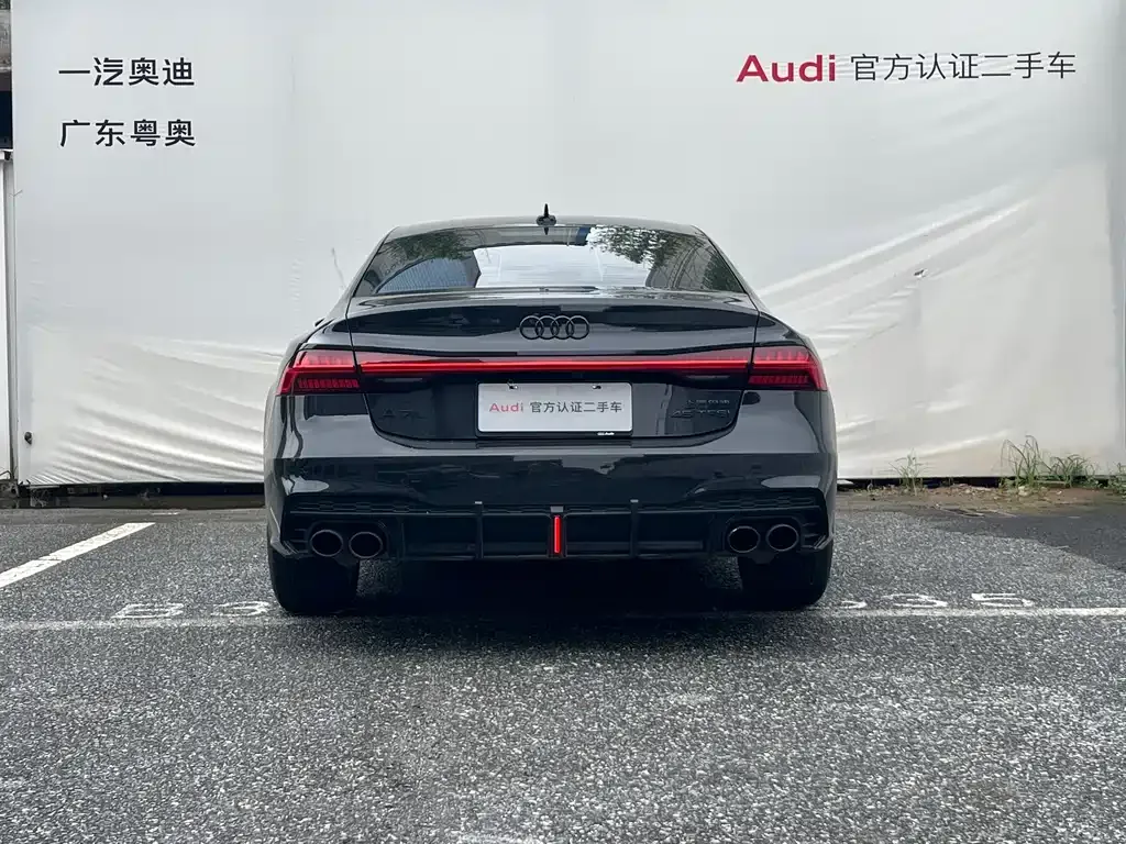 Audi A7L — фото 6