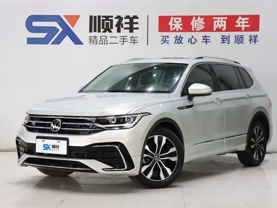 Volkswagen Tiguan L — фото 1