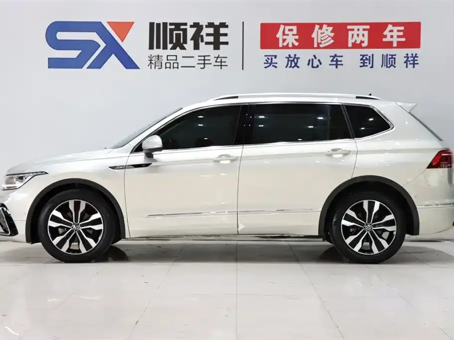 Volkswagen Tiguan L — фото 9