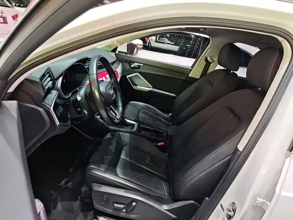 Audi Q3 2021 из CN, фото 8