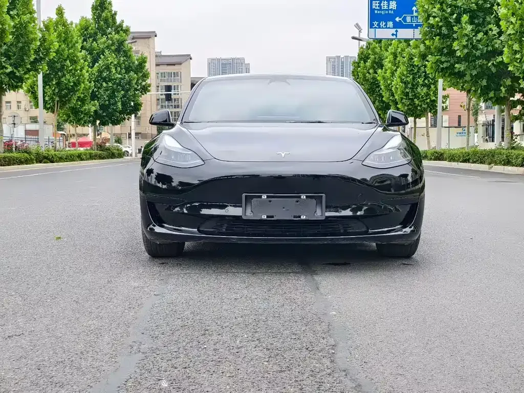 Tesla Model 3 — фото 5