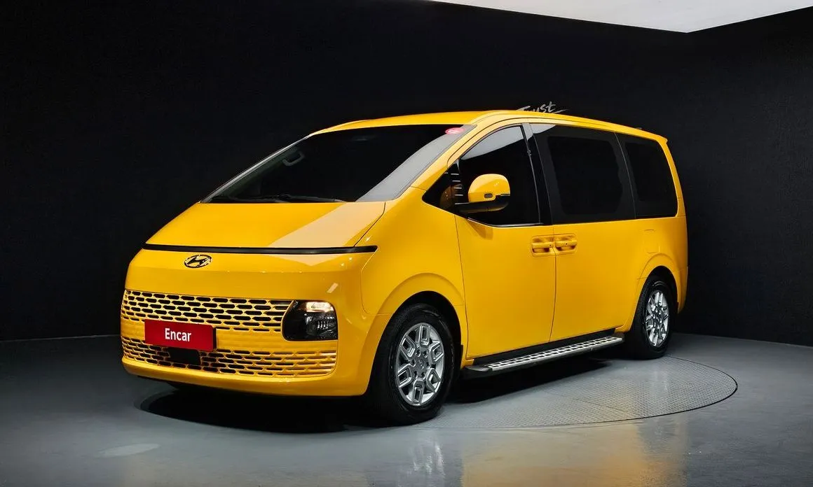 Hyundai Staria