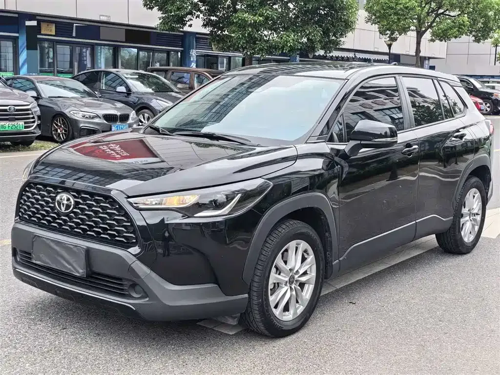 Toyota Corolla Cross — фото 1