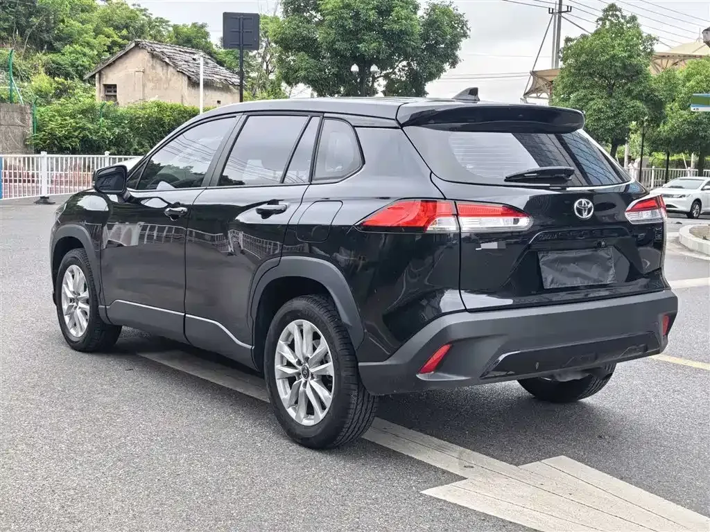 Toyota Corolla Cross — фото 8