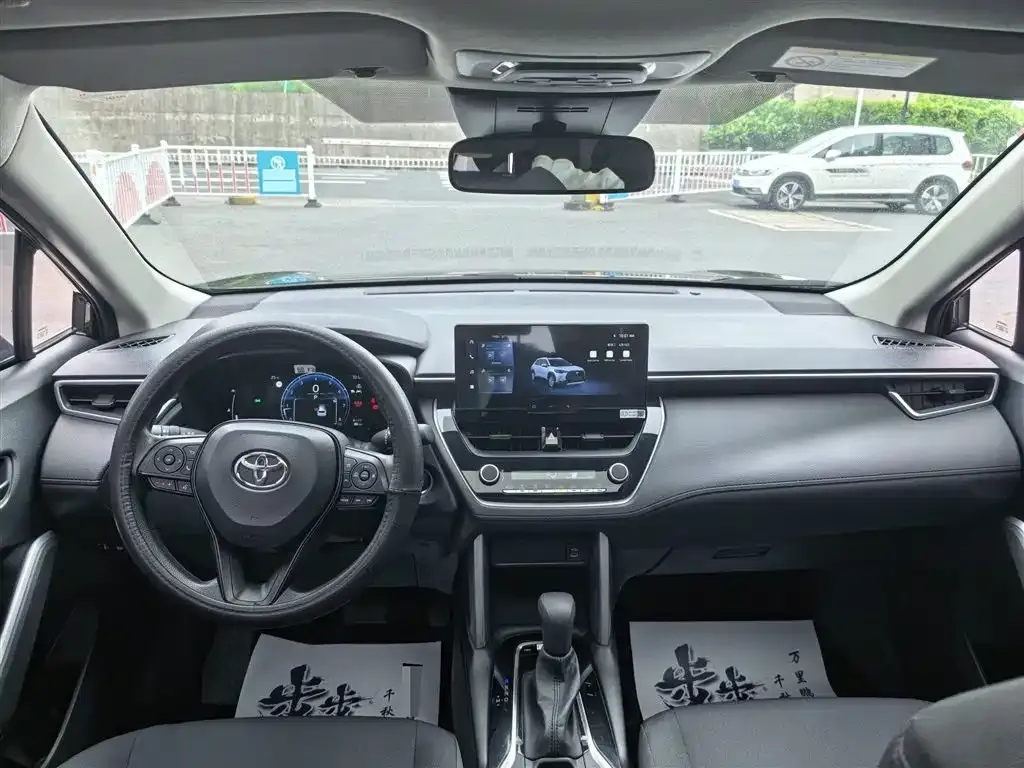 Toyota Corolla Cross — фото 2