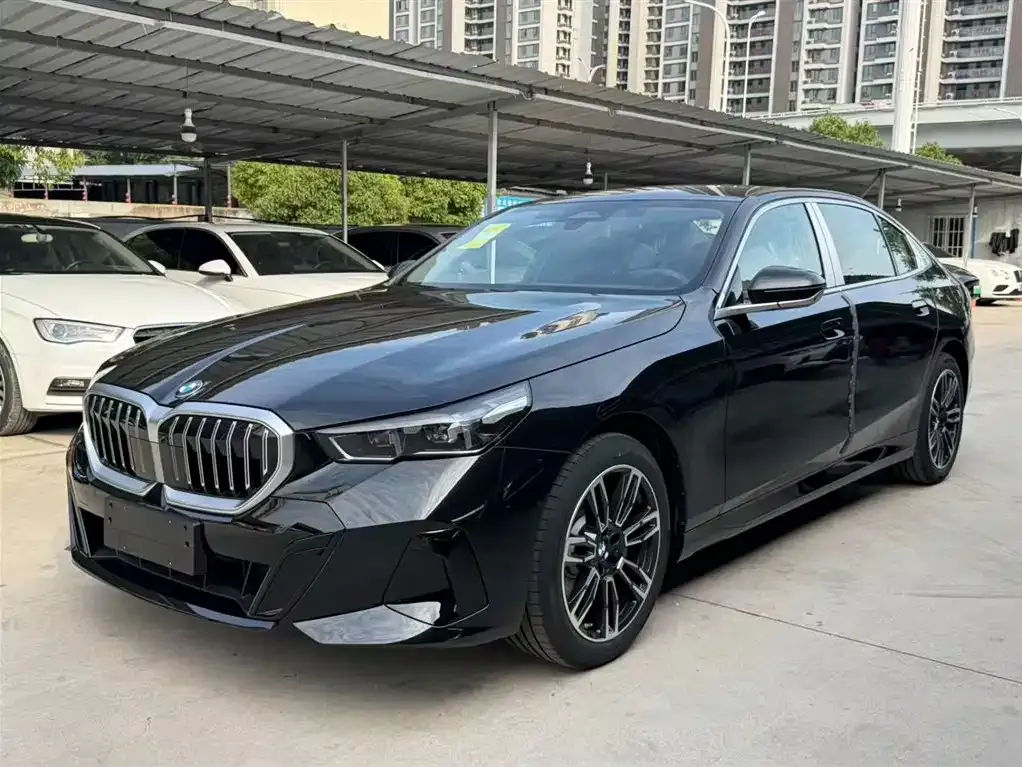 BMW 5 Series — фото 1