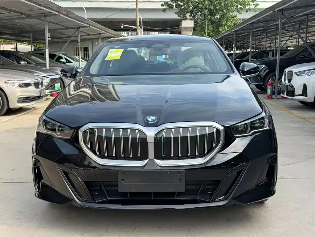 BMW 5 Series — фото 10