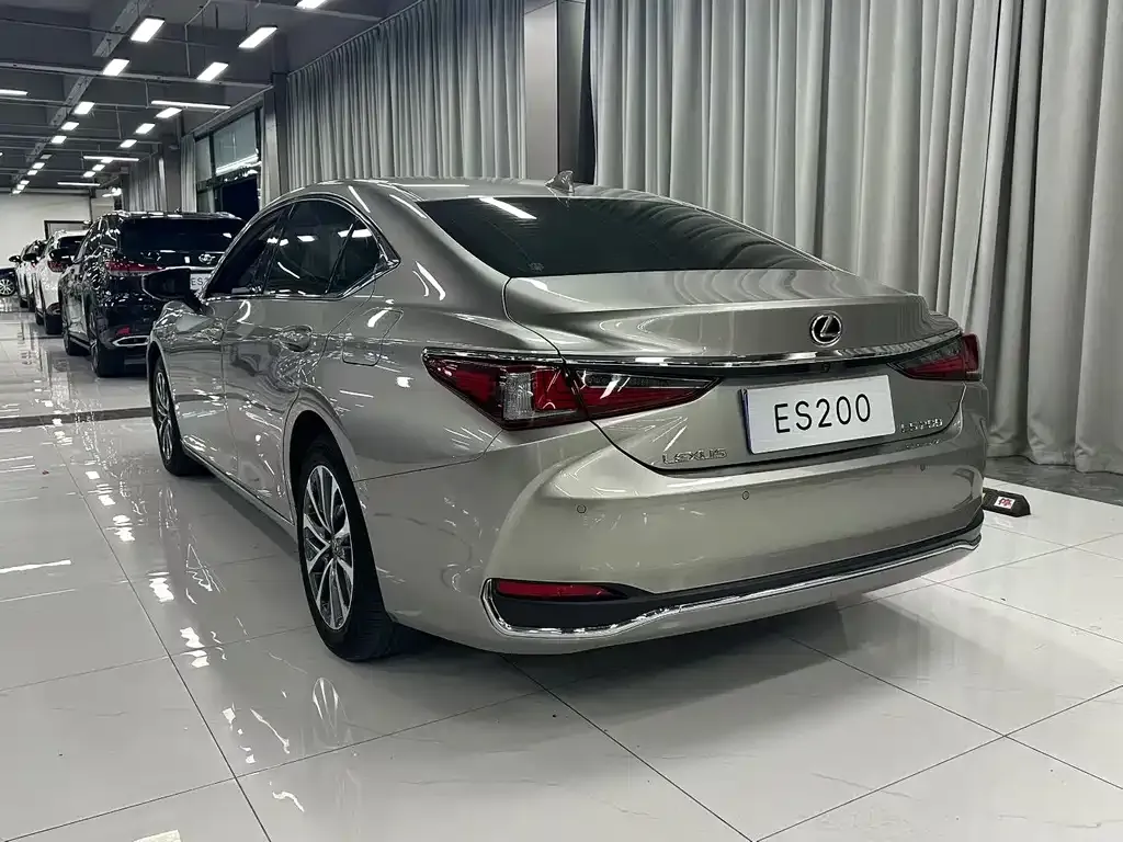 Lexus ES — фото 4