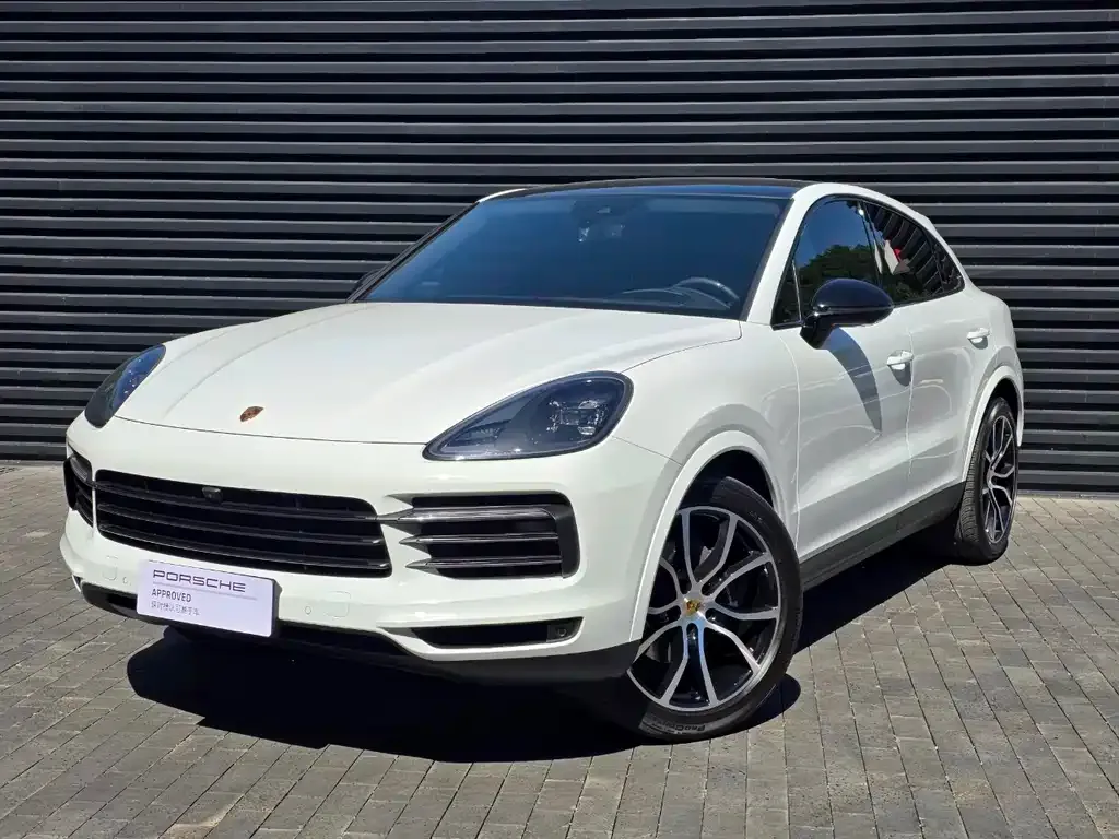 Porsche Cayenne — фото 1