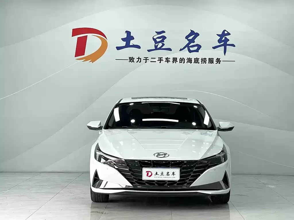 Hyundai Elantra — фото 2