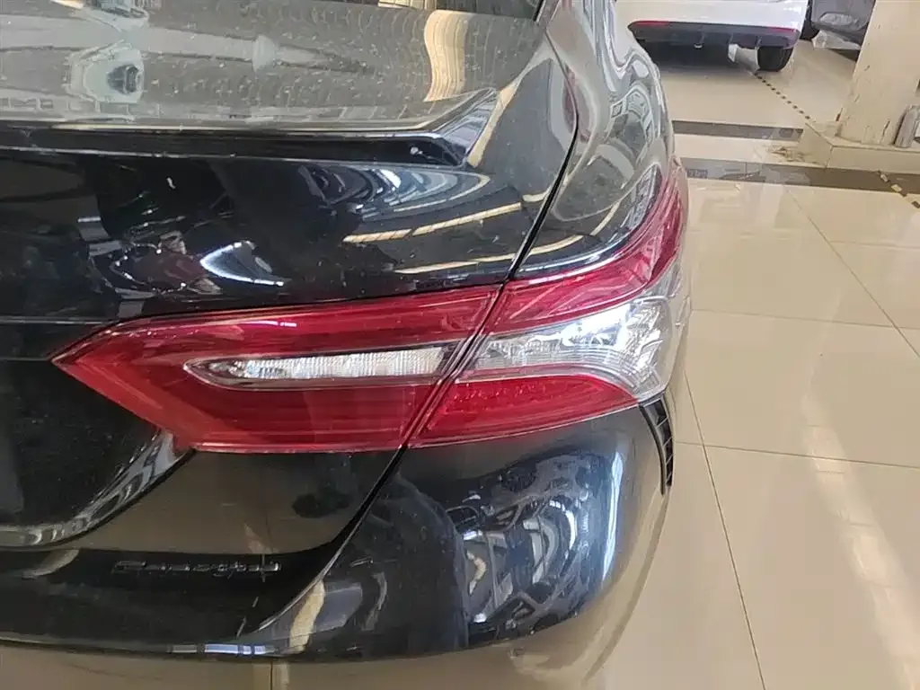 Toyota Camry — фото 7