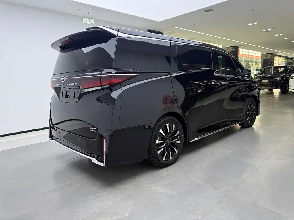 Toyota Vellfire — фото 3