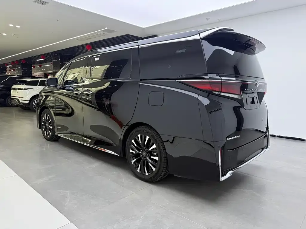 Toyota Vellfire — фото 7