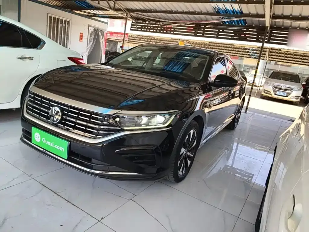 Volkswagen Passat — фото 1