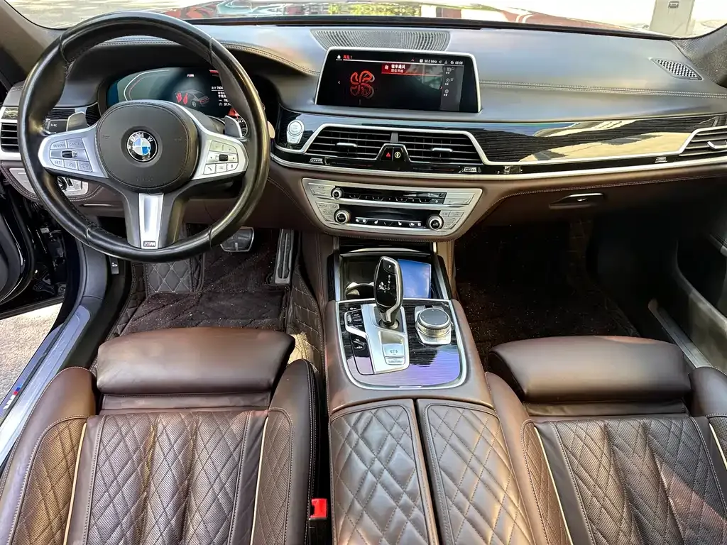 BMW 7 Series — фото 10