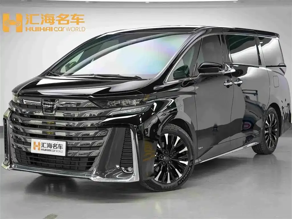 Toyota Vellfire — фото 1