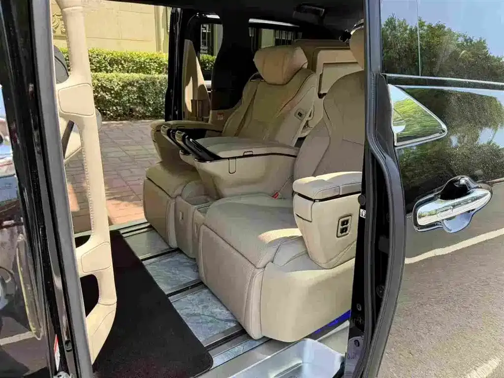 Toyota Vellfire — фото 6