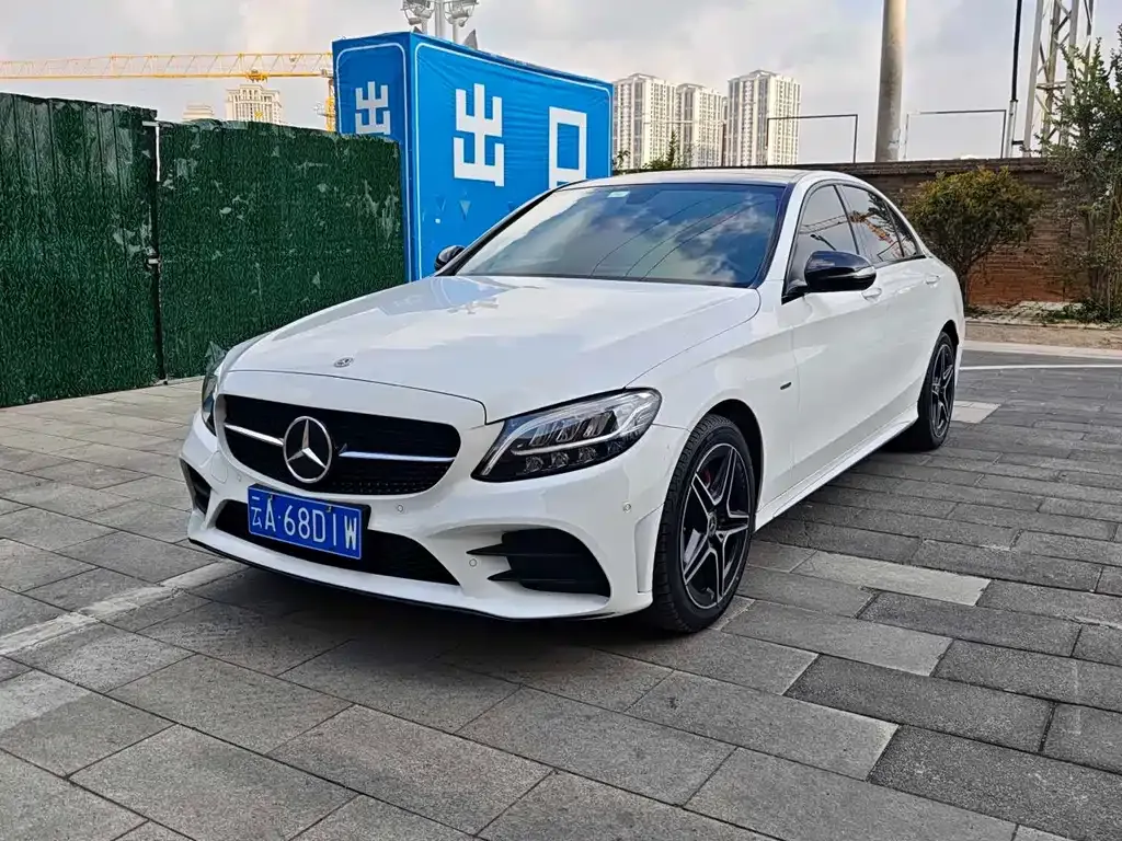 Mercedes-Benz C-Class — фото 1