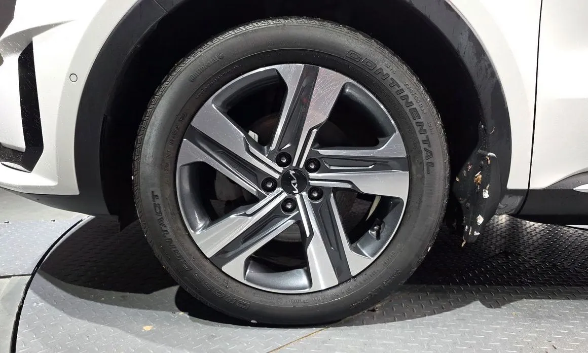 Kia Sorento — фото 8