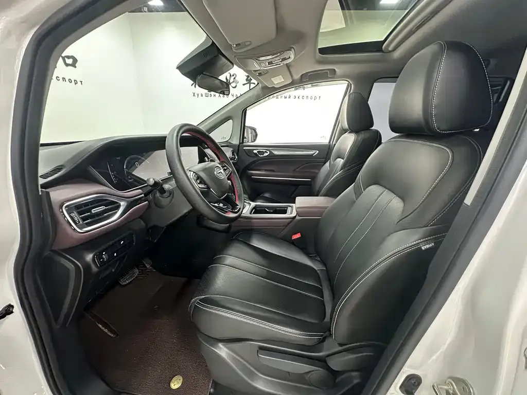 GAC Motor Trumpchi M6 — фото 9