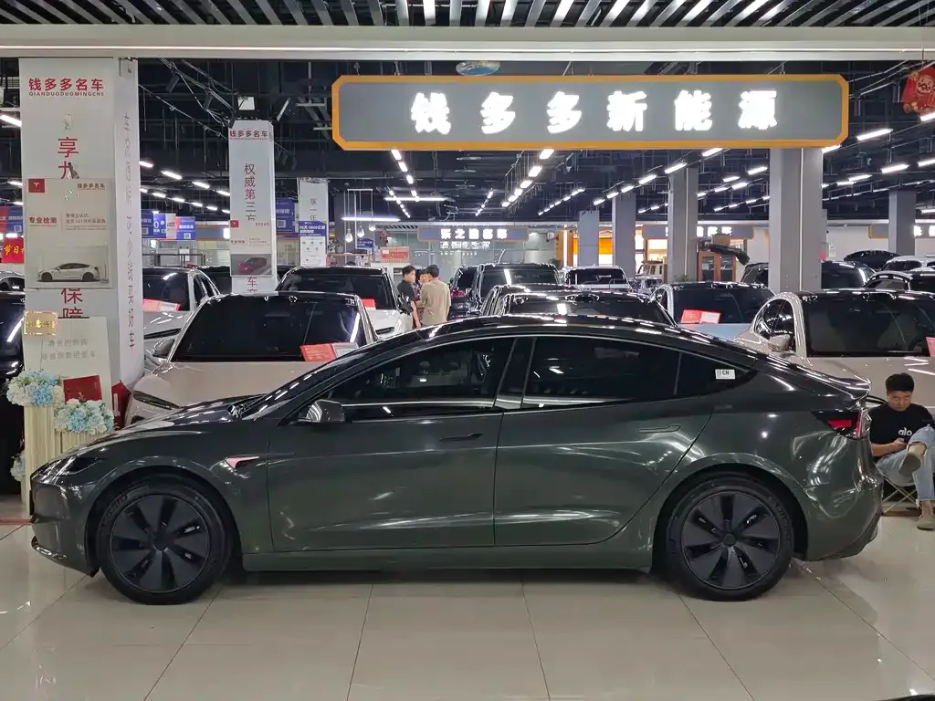Tesla Model 3 — фото 8