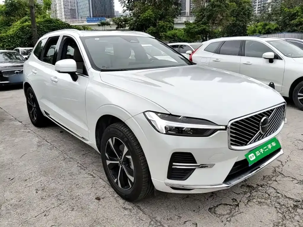 Volvo XC60 — фото 10