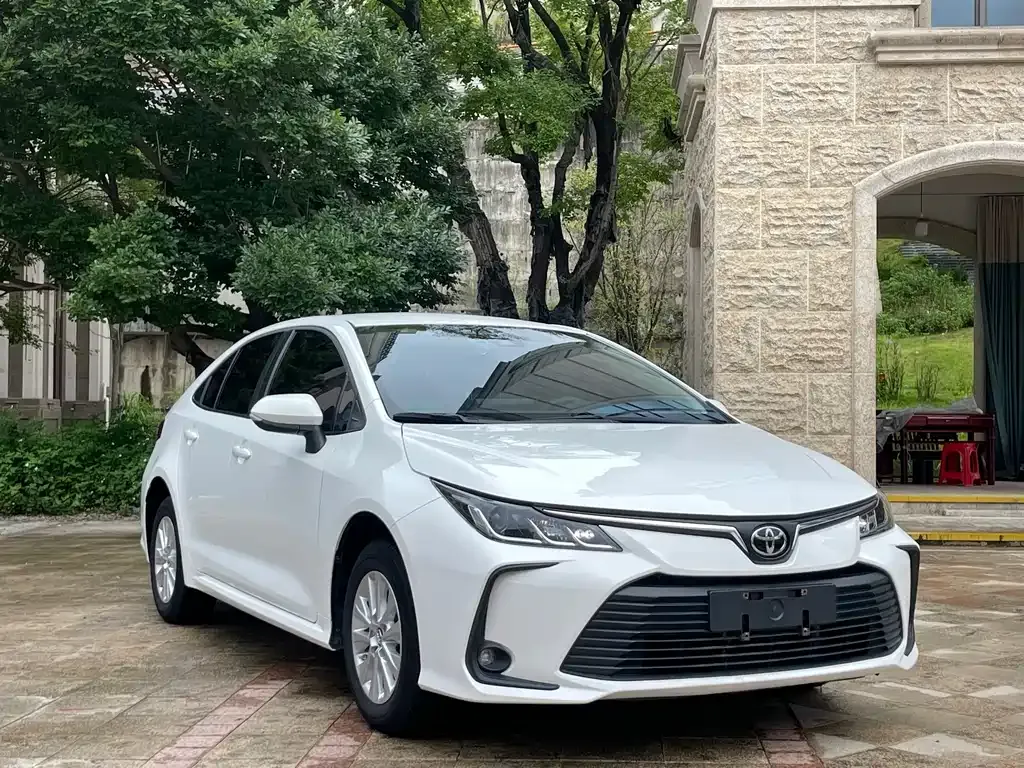Toyota Corolla — фото 5
