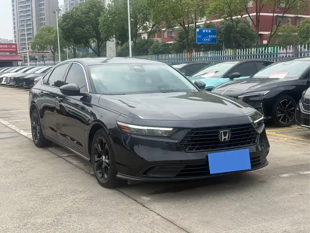 Honda Accord — фото 8