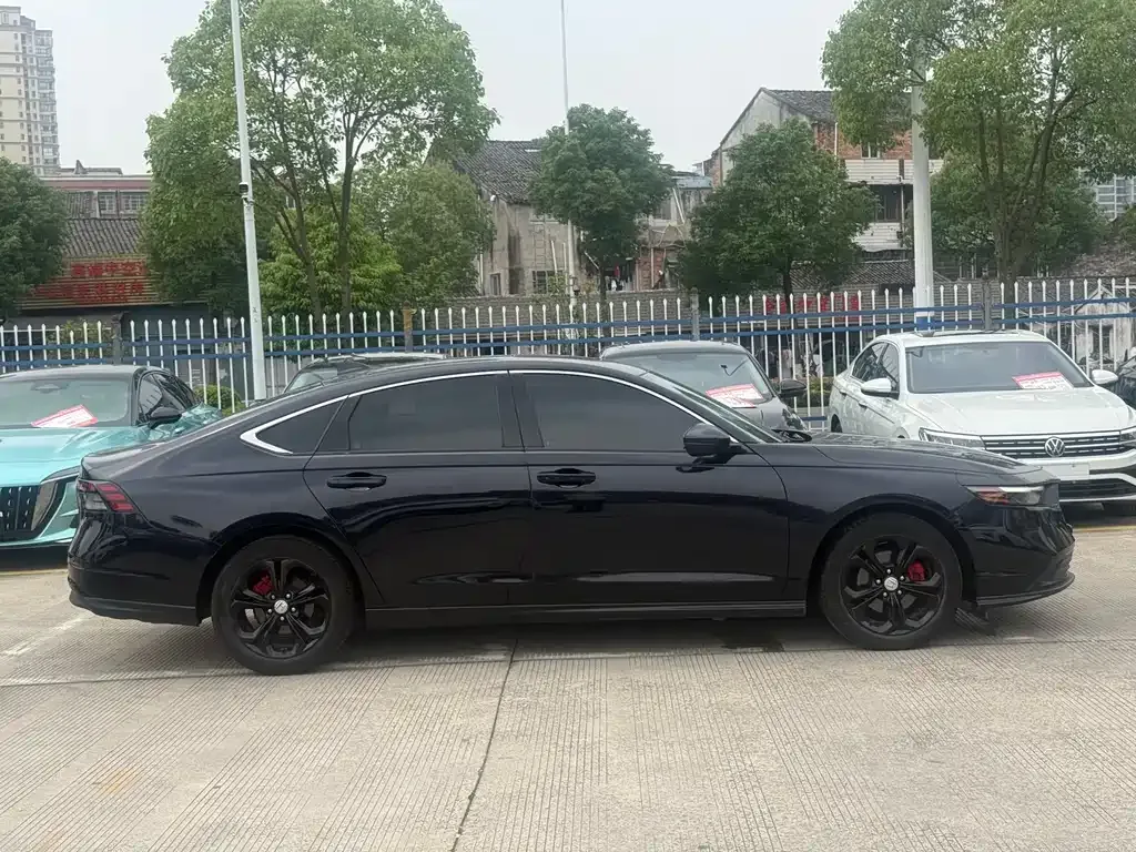 Honda Accord — фото 10