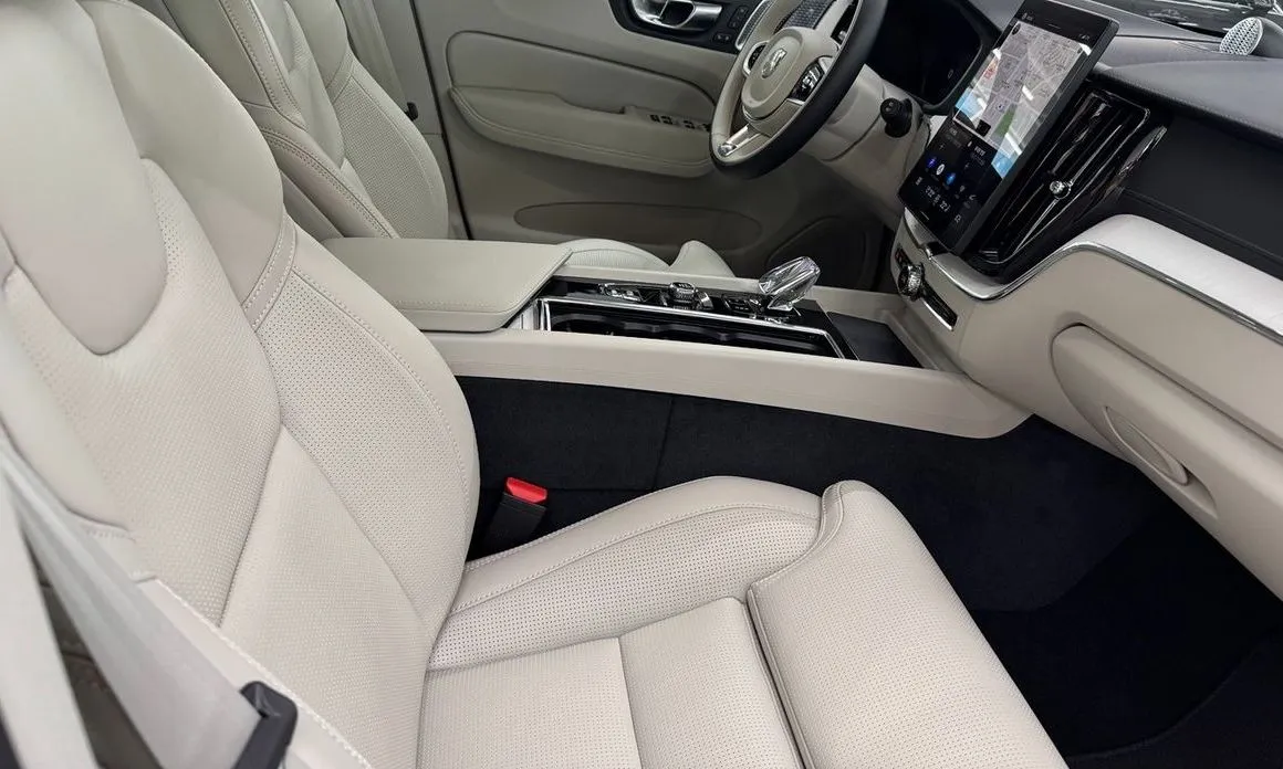 Volvo XC60 2026 из KR, фото 3