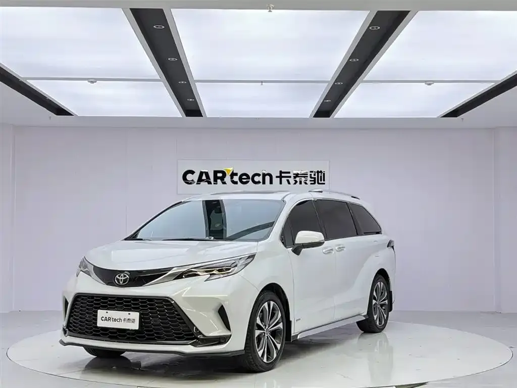 Toyota Granvia — фото 1