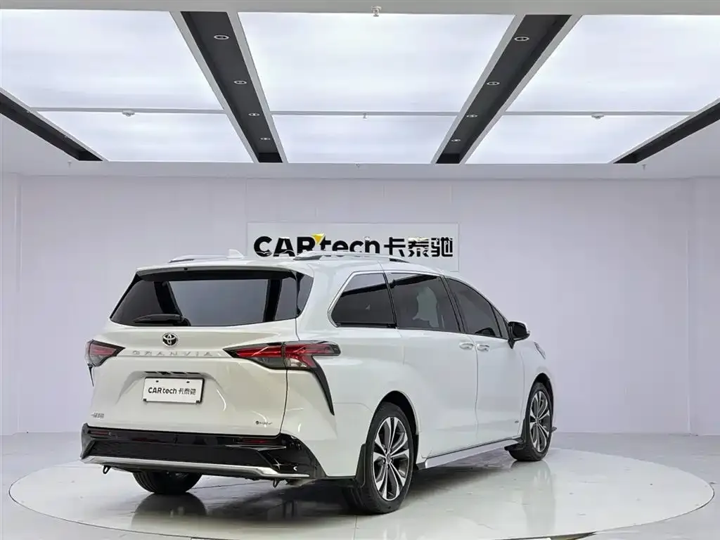 Toyota Granvia — фото 8