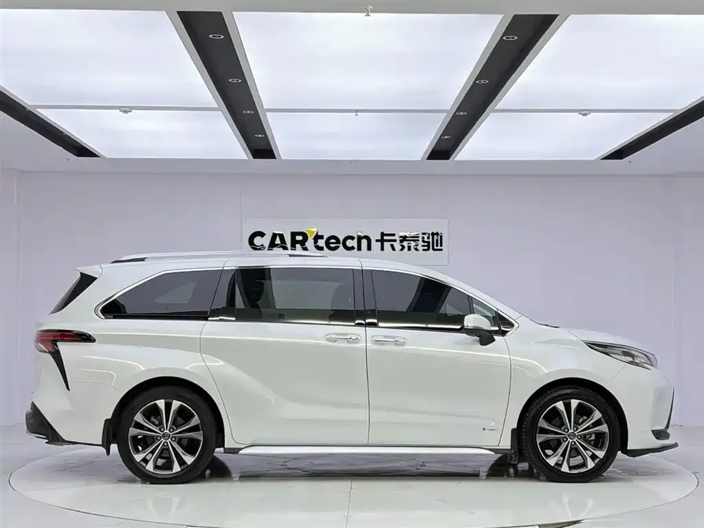 Toyota Granvia — фото 4