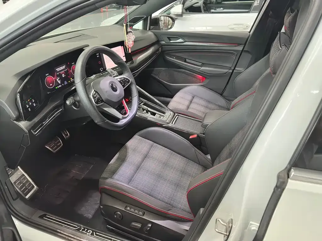 Volkswagen Golf GTI — фото 3
