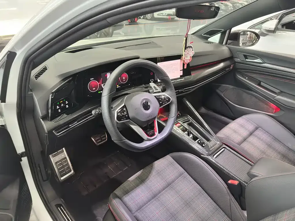 Volkswagen Golf GTI — фото 5
