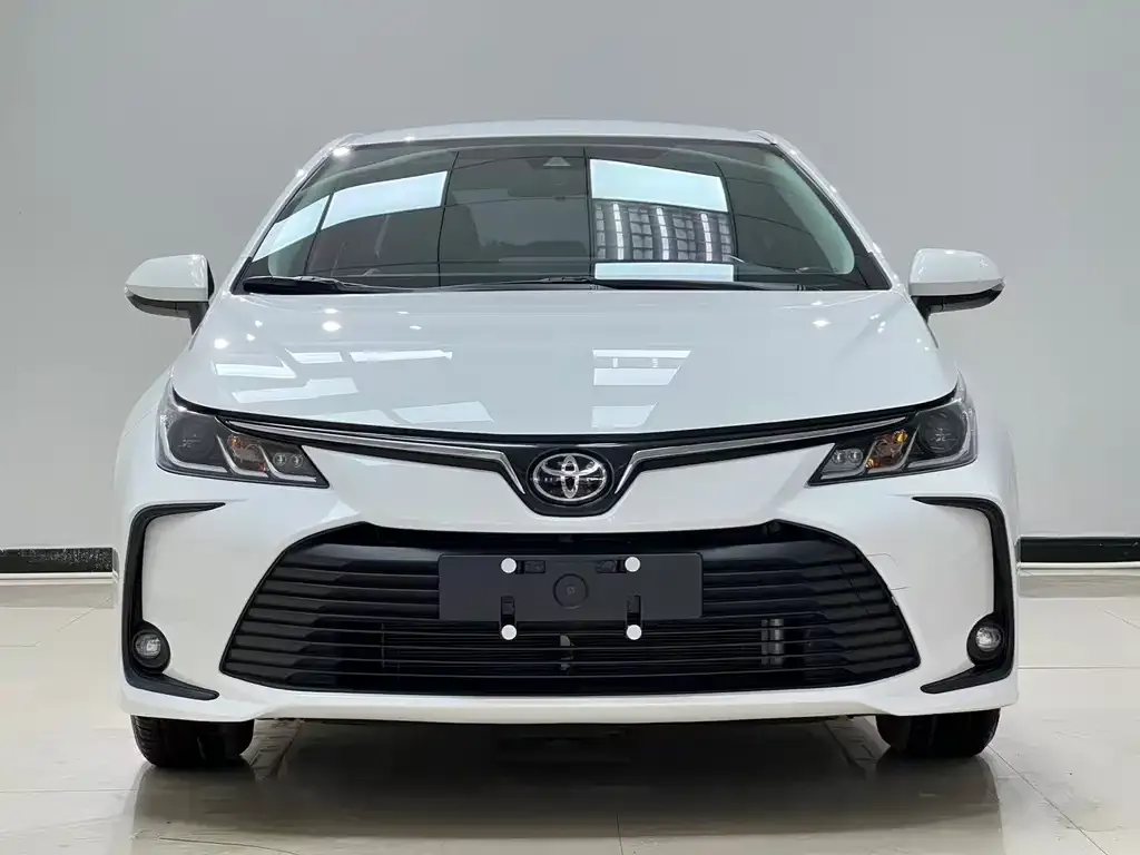 Toyota Corolla — фото 2